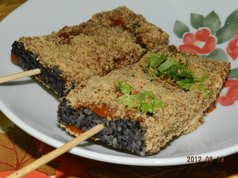 豬血糕英文怎麼介紹？Pig's Blood Cake翻譯與口感描述